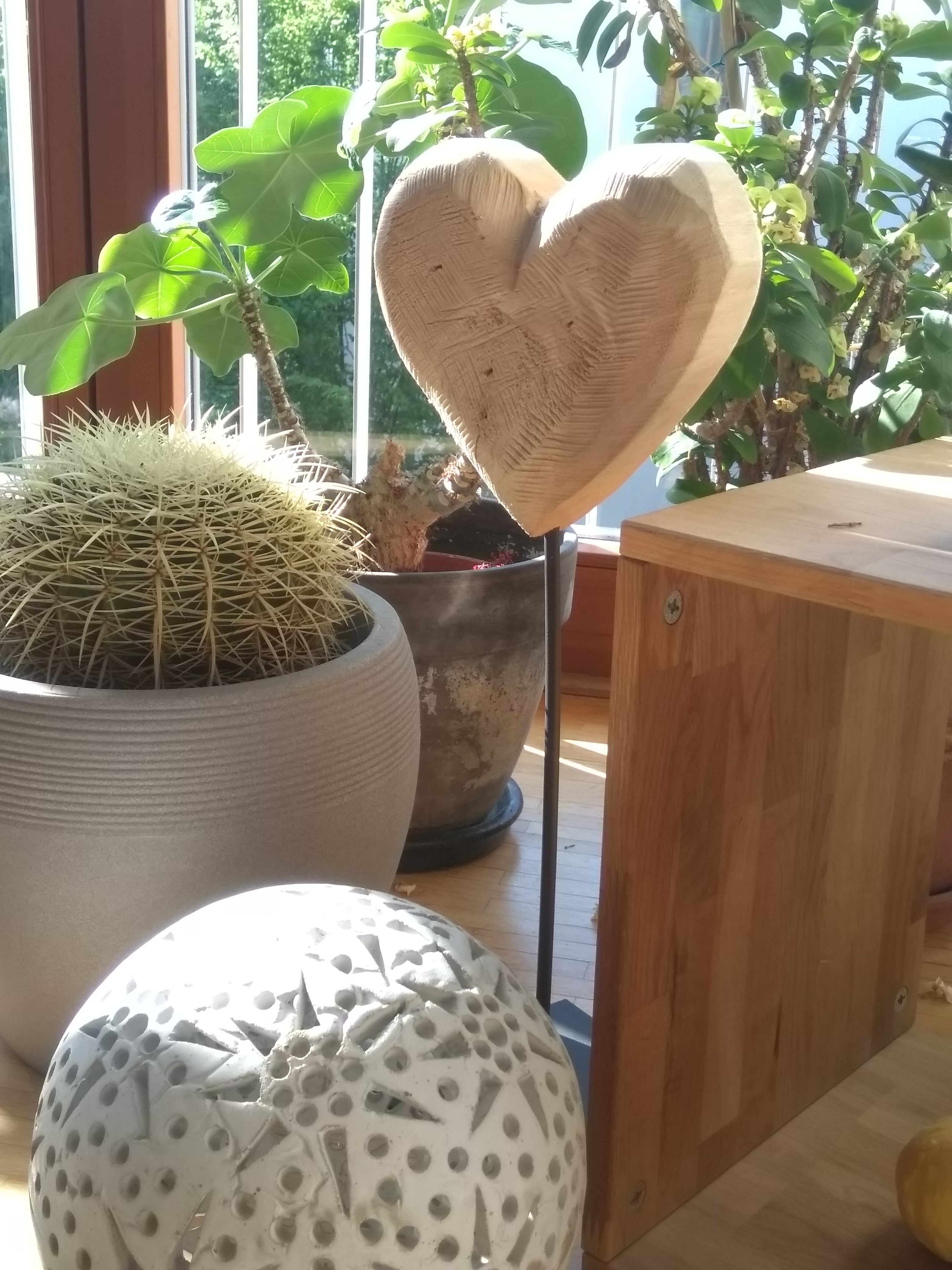 Thankgoods large solid decorative wooden heart made of solid poplar wood with steel base in three sizes